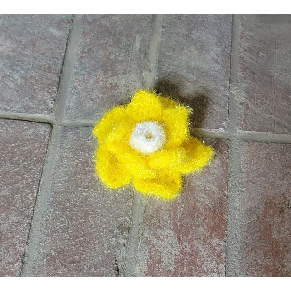 Yellow and White Flower Scrubby